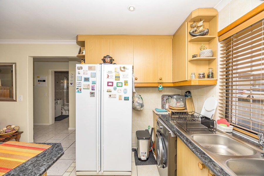 2 Bedroom Property for Sale in Bothasig Western Cape